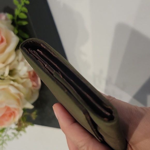 Authentic Prada Tessuto wallet with authenticity card - Picture 5 of 11